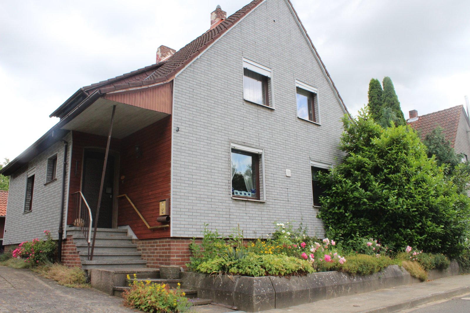 - RESERVIERT - Ein- bis Zweifamilienwohnhaus mit tollem Garten#verkaufen wir - RESERVIERT - Ein- bis Zweifamilienwohnhaus mit tollem Garten#verkaufen wir